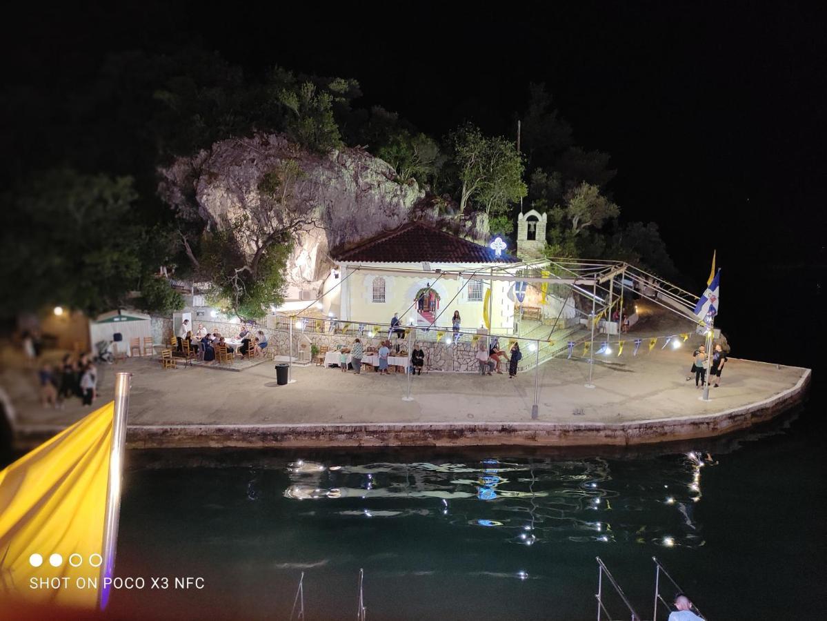 Averto Villas With Private Pool Nydri  Luaran gambar