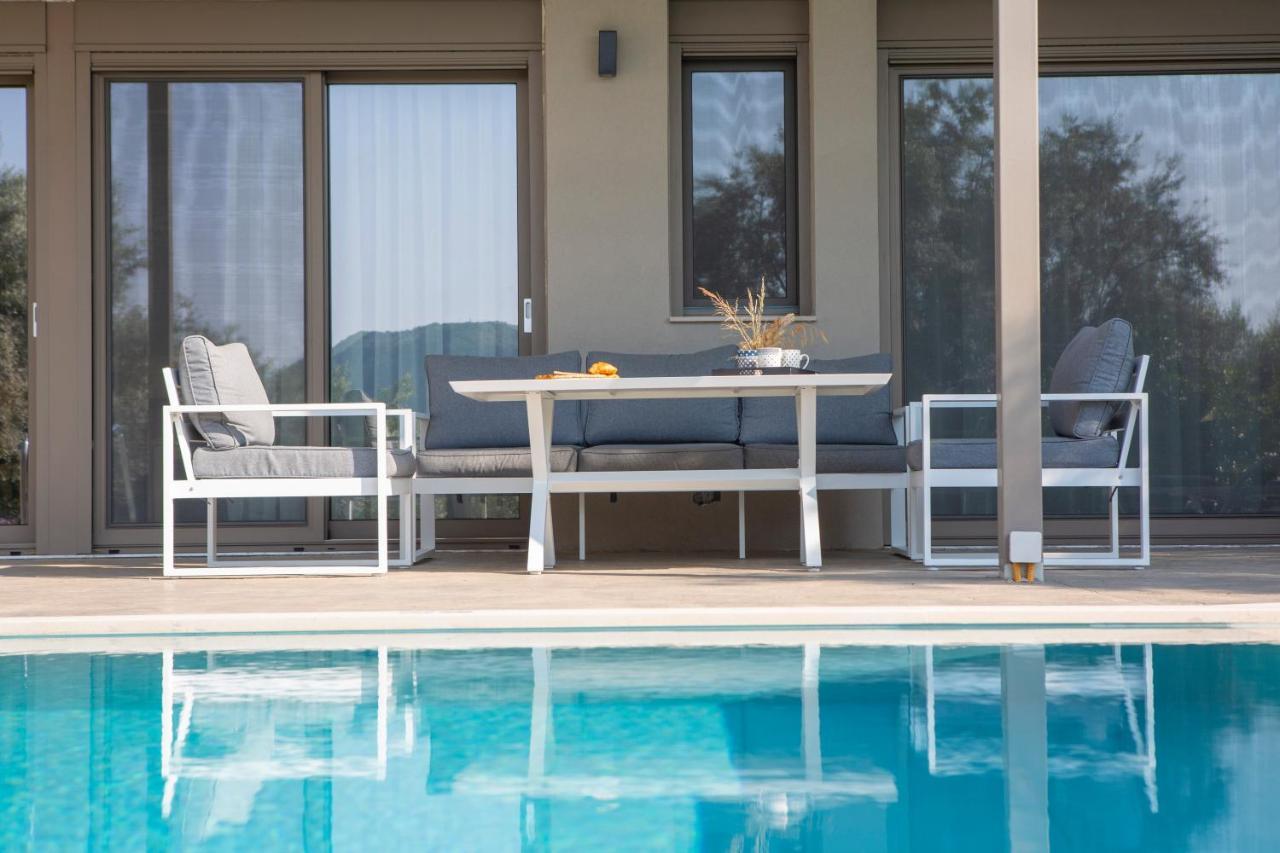Averto Villas With Private Pool Nydri  Luaran gambar